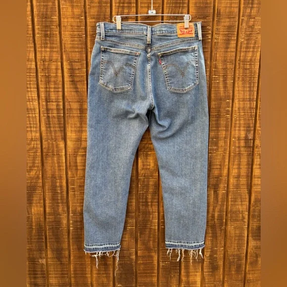 Levi's Wedgie Straight Button Up Jeans - Picture 2 of 15